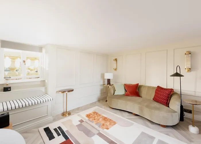 Sky View Double Bed Apartment In Brighton And Hove By Myholidaylet
