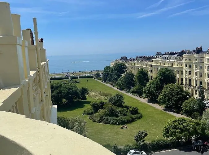 Sky View Double Bed Apartment In Brighton And Hove By Myholidaylet