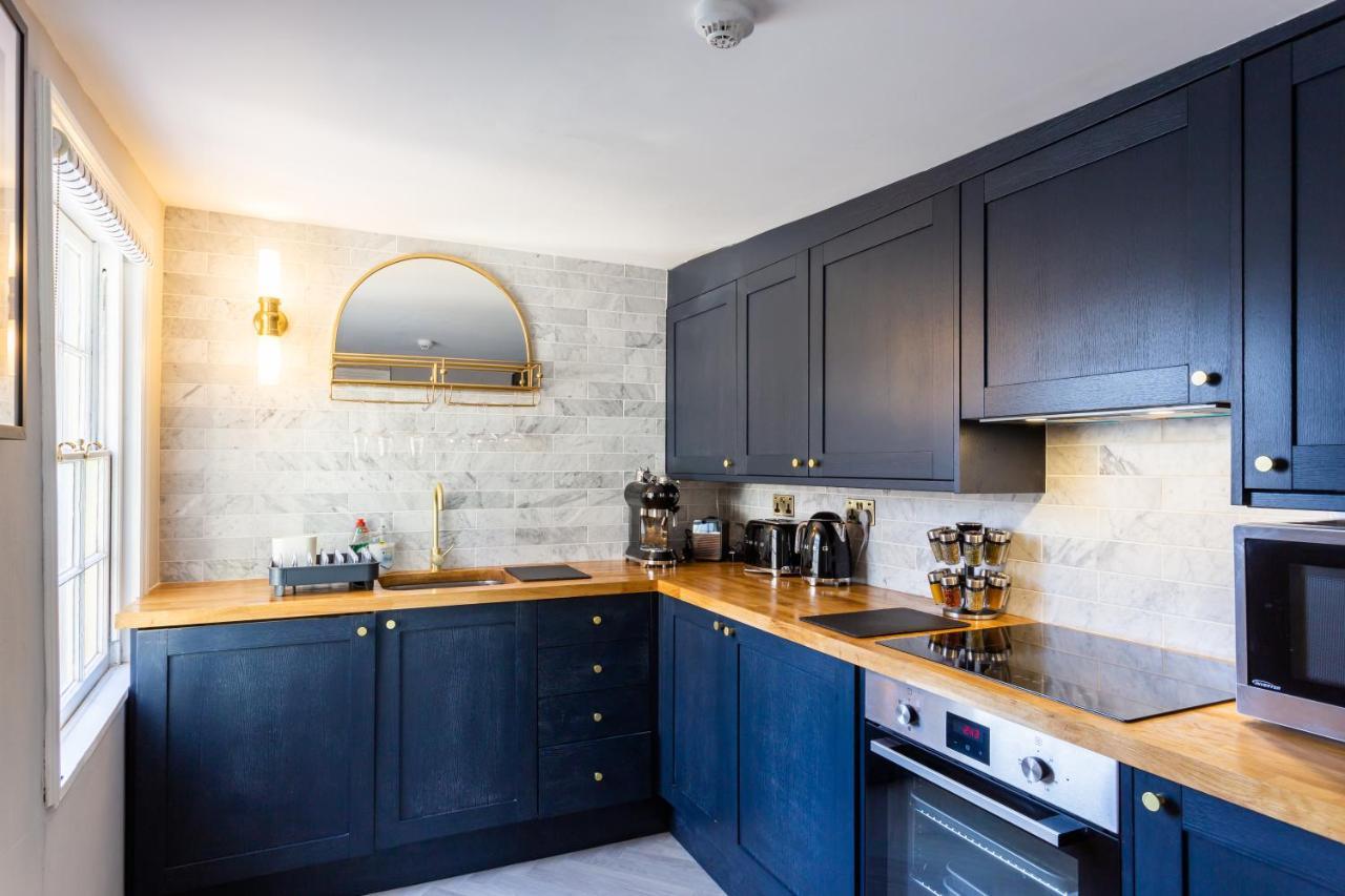 Sky View Double Bed In And By Myholidaylet Apartment *